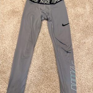 Nike Compression Leggings - kids Medium